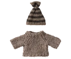 Knitted sweater and hat, Big brother mouse