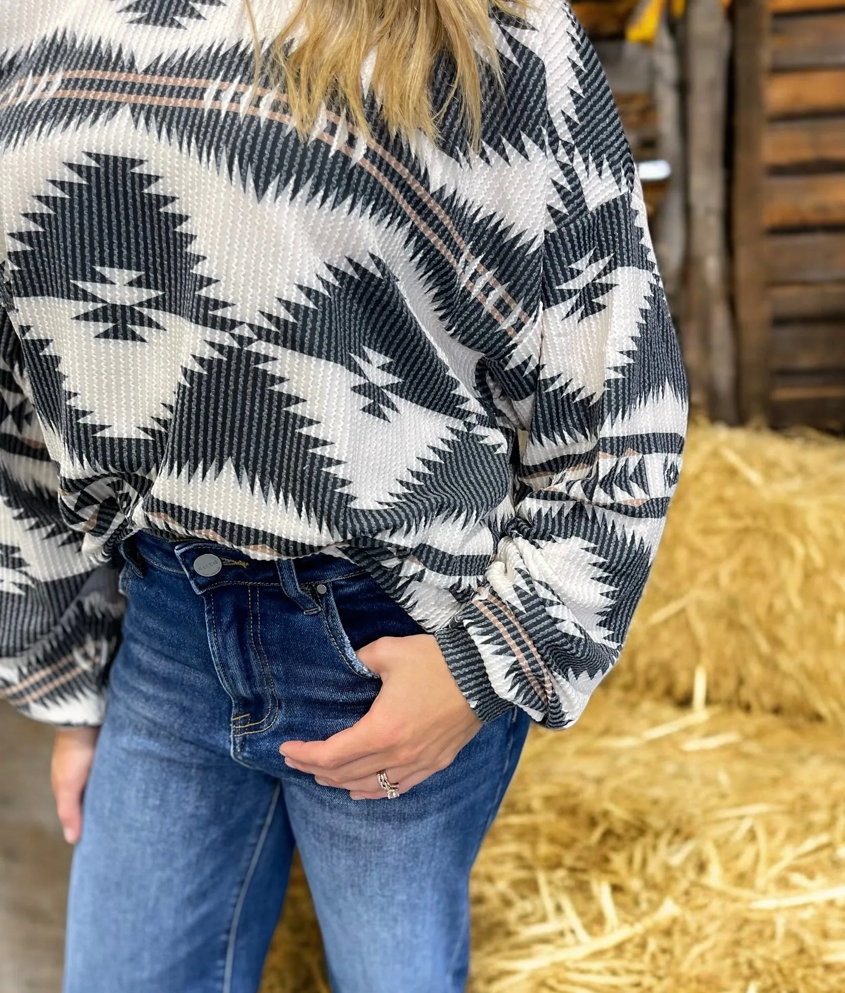 Mountain Music Pullover